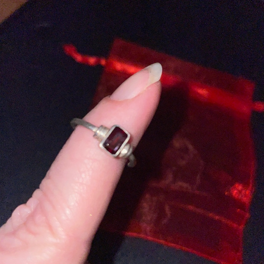 NEW Sterling silver garnet ring SZ 7 Stamped 925. Absolutely gorgeous - Picture 2 of 9